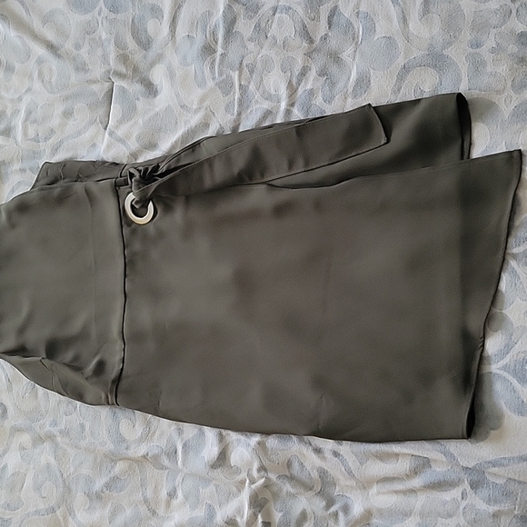 Womans Express dress, olive green, new w/tags size Medium - Picture 5 of 5